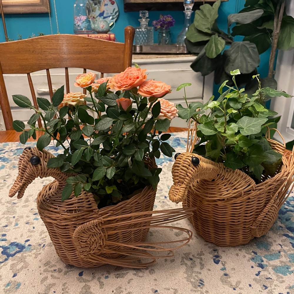 2 Vintage Wicker Duck Bird Shaped Basket Planters Beak Boho Rattan - Picture 1 of 12